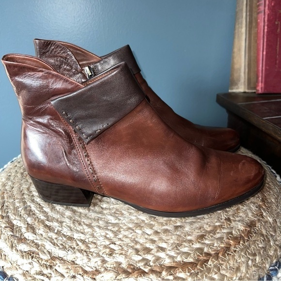 Spring Step Quokka Ankle Boots - Picture 2 of 9